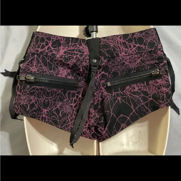 lip service shorts - Picture 2 of 3